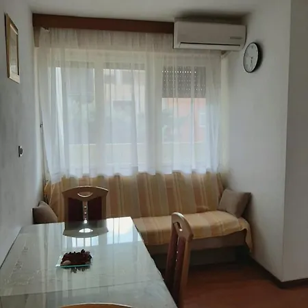 Lägenhet Apartman Paola